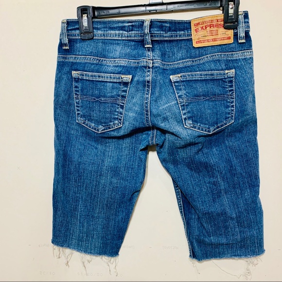 ⭐️ EXPRESS Cetine Bermuda Cut Off Shorts - Picture 3 of 5